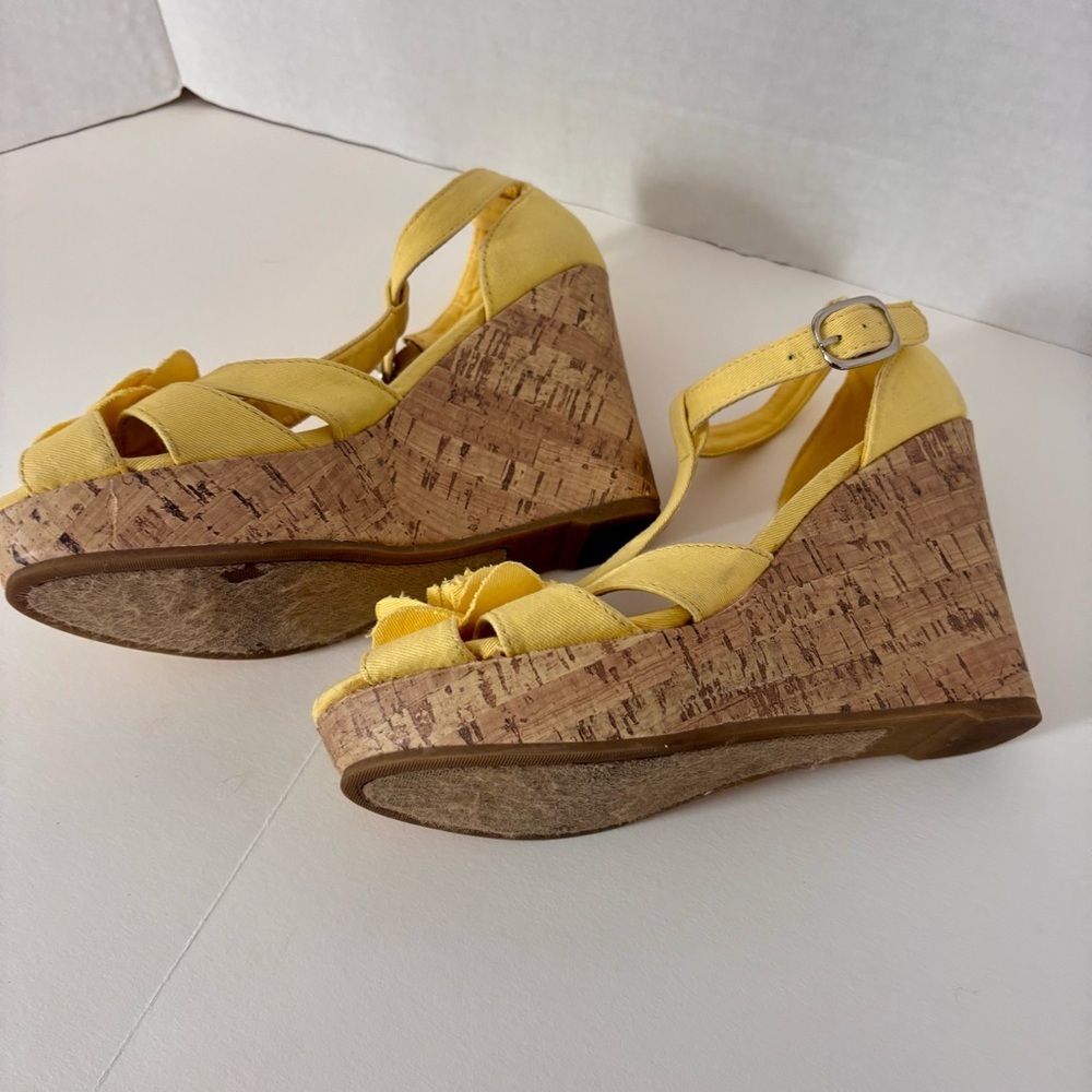 Madden Girl Yellow Floral Wedge Sandals Kolasso Womens Size 7.5 M Cork Platform - Picture 4 of 6